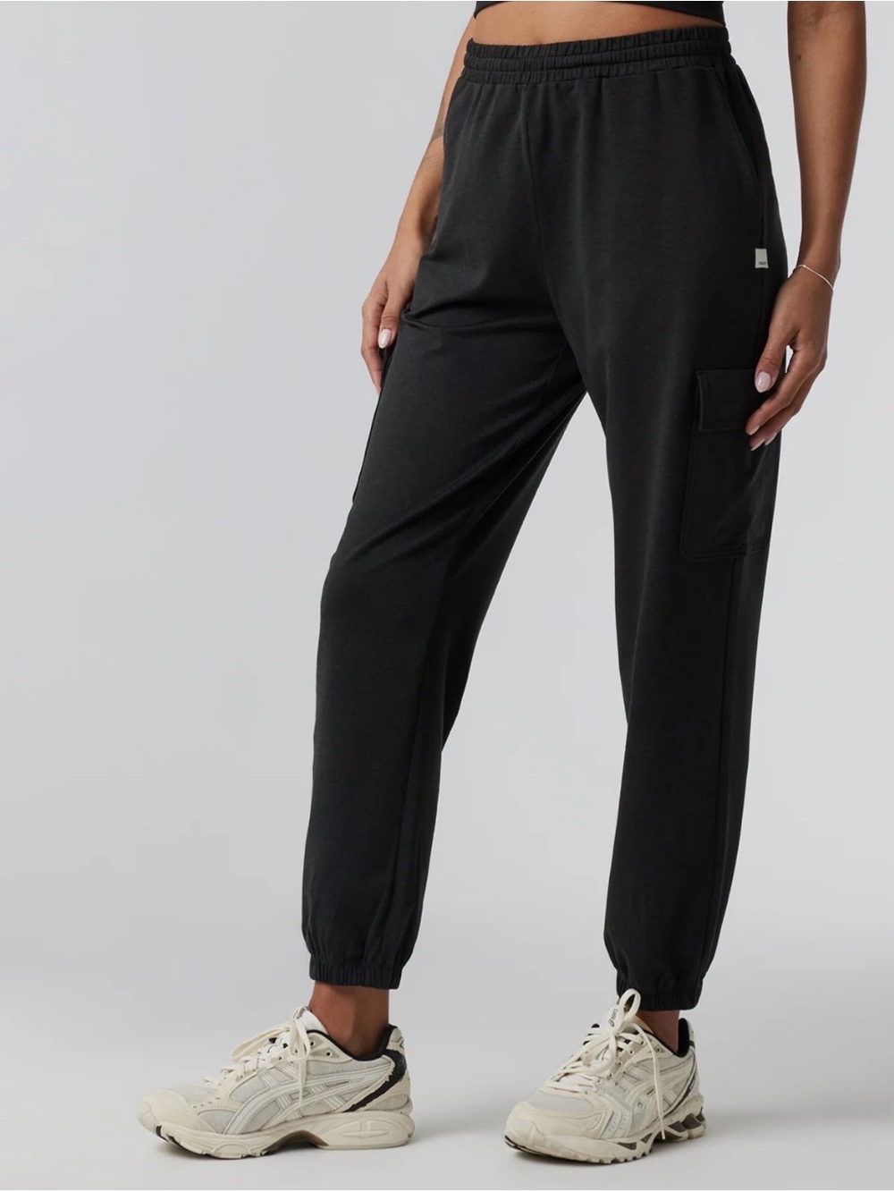 Vuori Boyfriend Cargo Sweatpant Athleisure Effortless Chic Jogger DreamKnit M